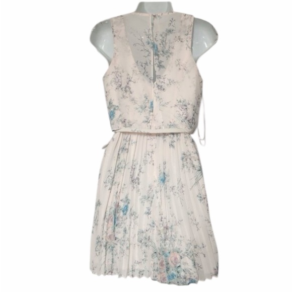LC Lauren Conrad floral pleated midi dress with belt - Picture 5 of 5